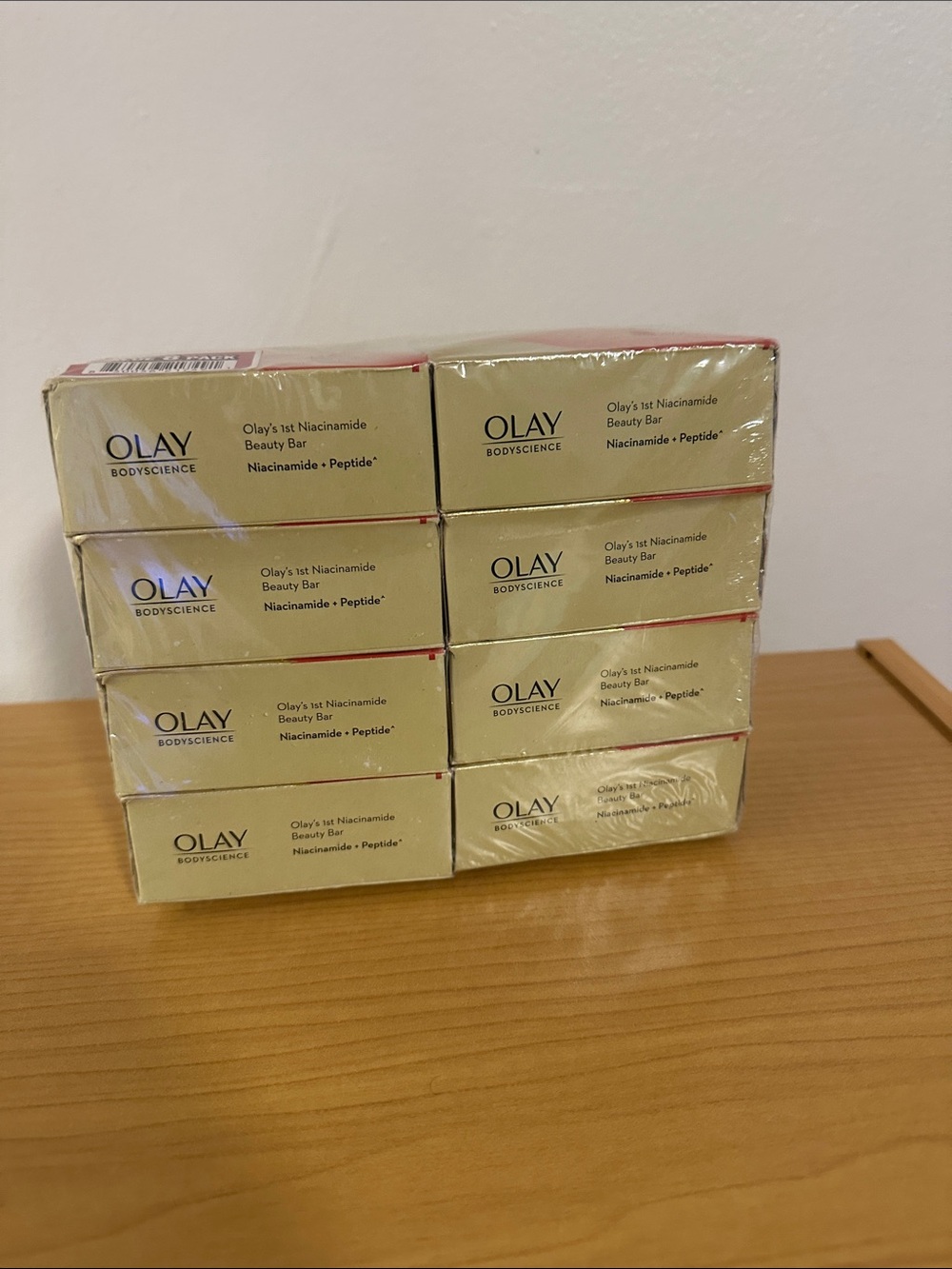 OLAY Bodyscience Niacinamide + Peptide Beauty Bar - Cream & Red Accents